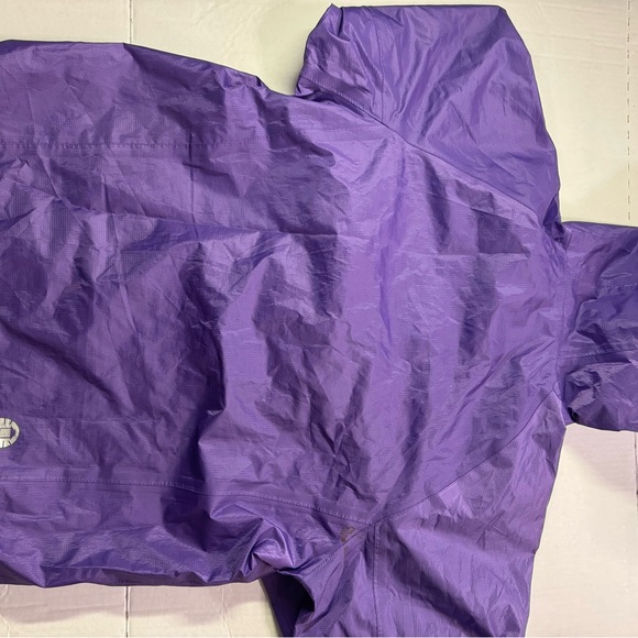 Coleman windbreaker puller. Adult small - Picture 2 of 6